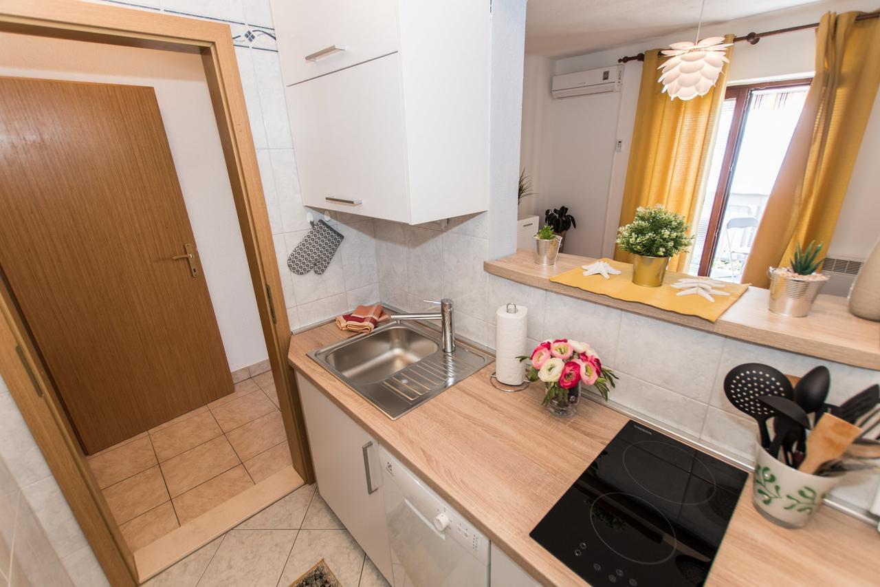 Seaview Apartment Slavica Brela Exterior photo